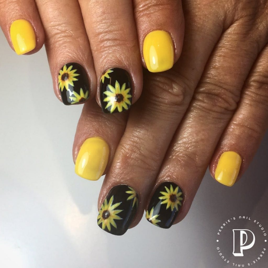 Yellow and Black summer Sunflower Nail