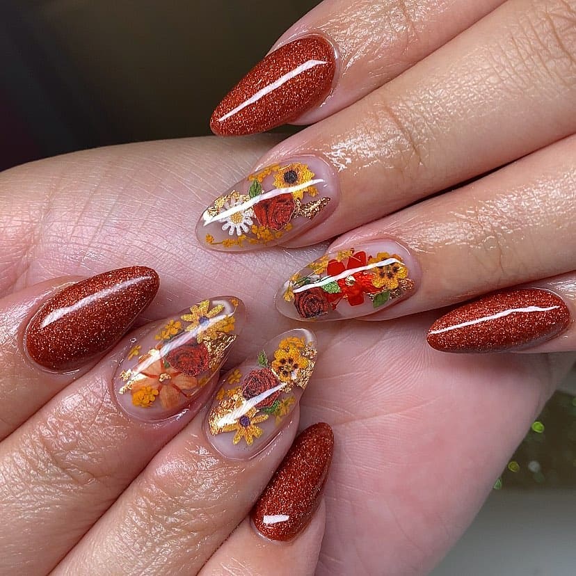 Shiny Red Sunflower Nail