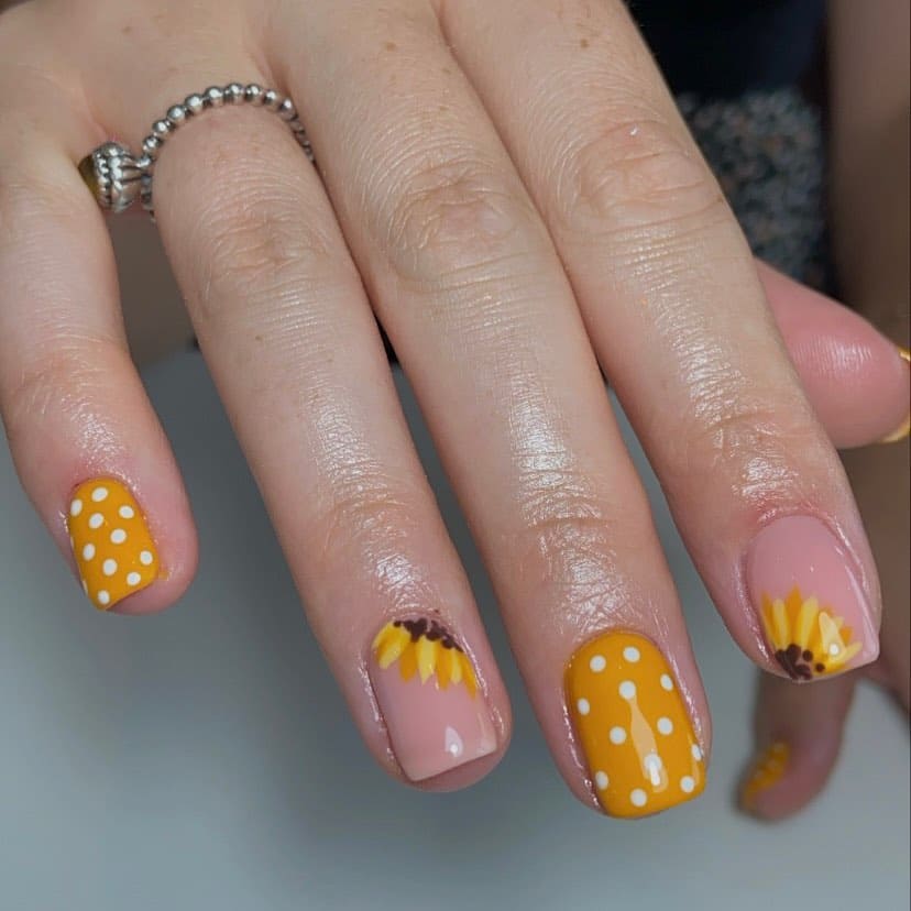 Short Mustard Sunflower Nails