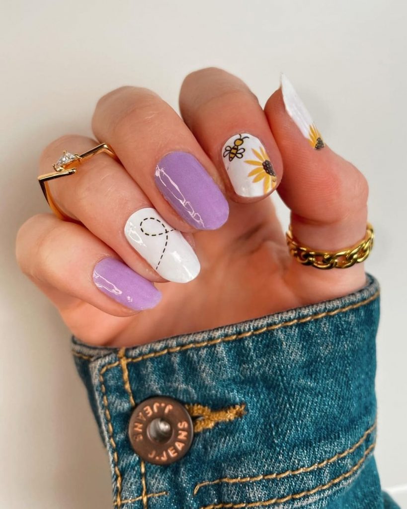 Light Purple White Sunflower Nail