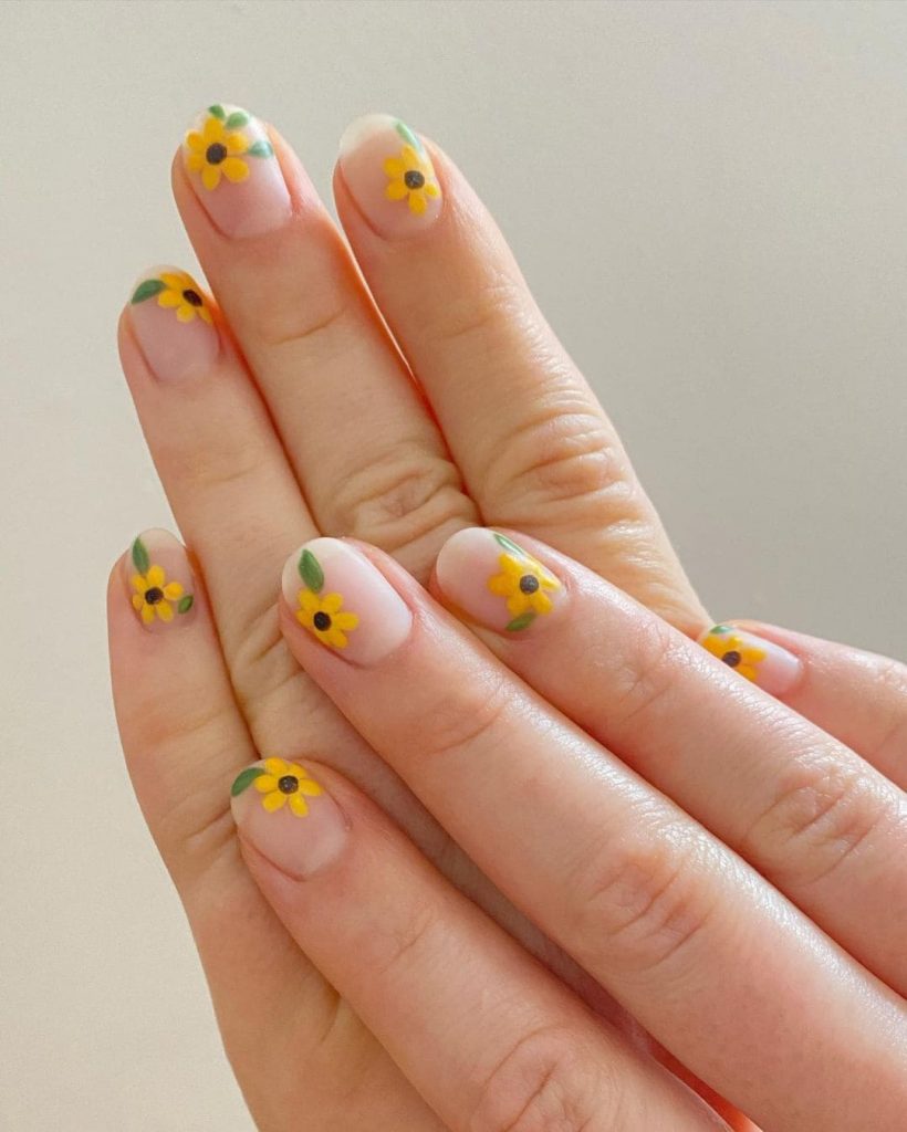 Aesthetic Sunflower Nail Design