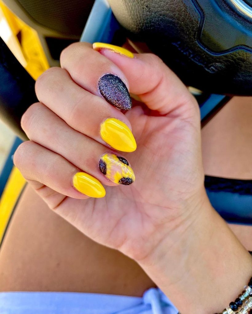 Shiny Black And Yellow Design