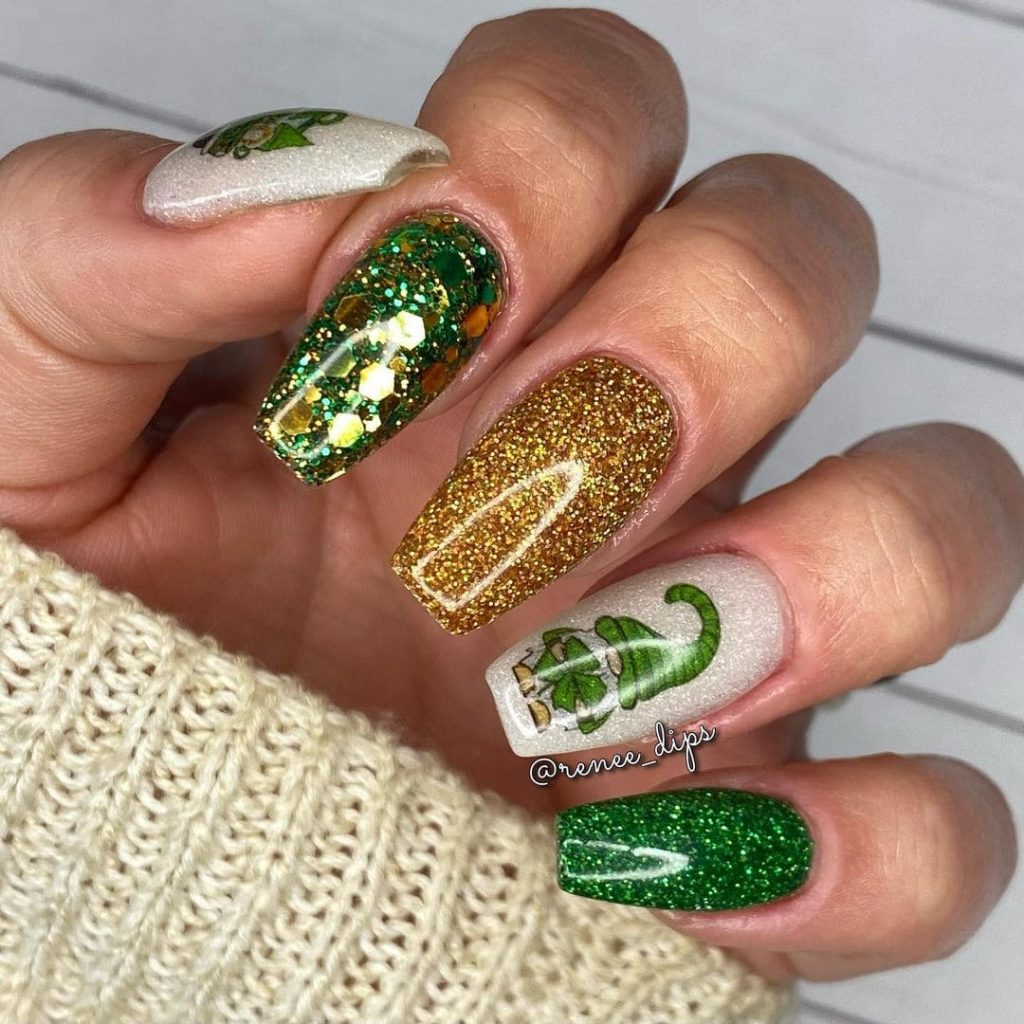 The Glittering Green And Gold Look