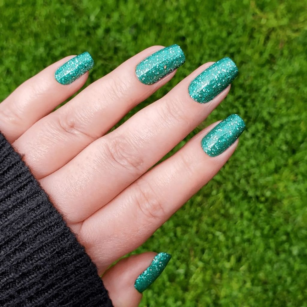 Pure Green Nail Glitter Design
