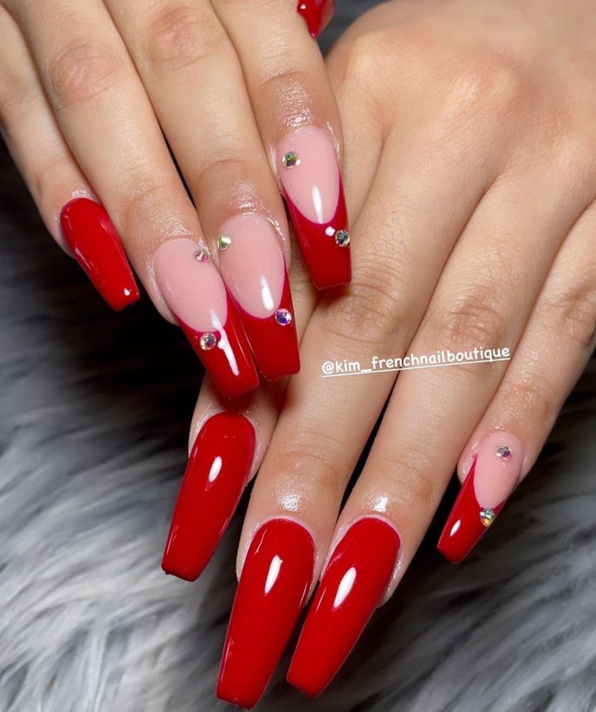 Wow! What would valentine look like without these fantastic red/pink French nails for valentine