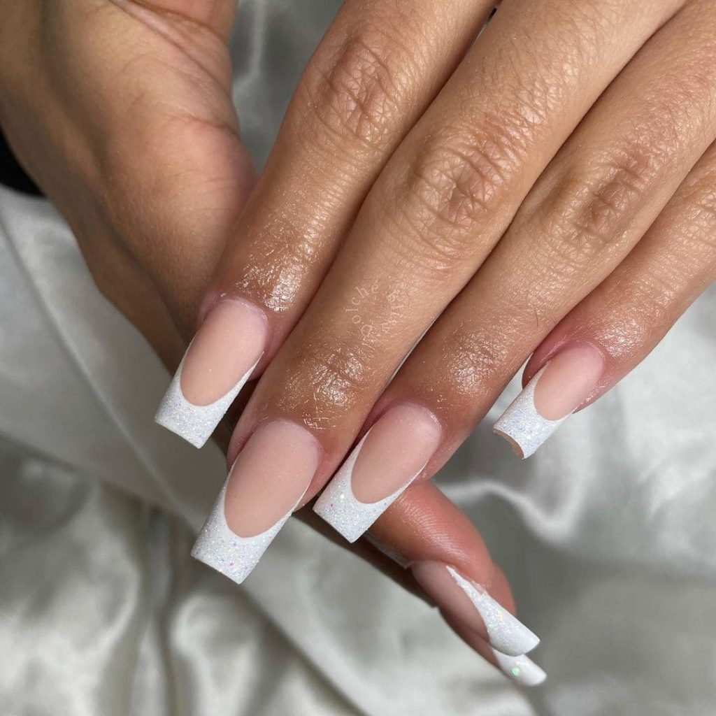 This French nails’ design will be the perfect creative look this valentine season