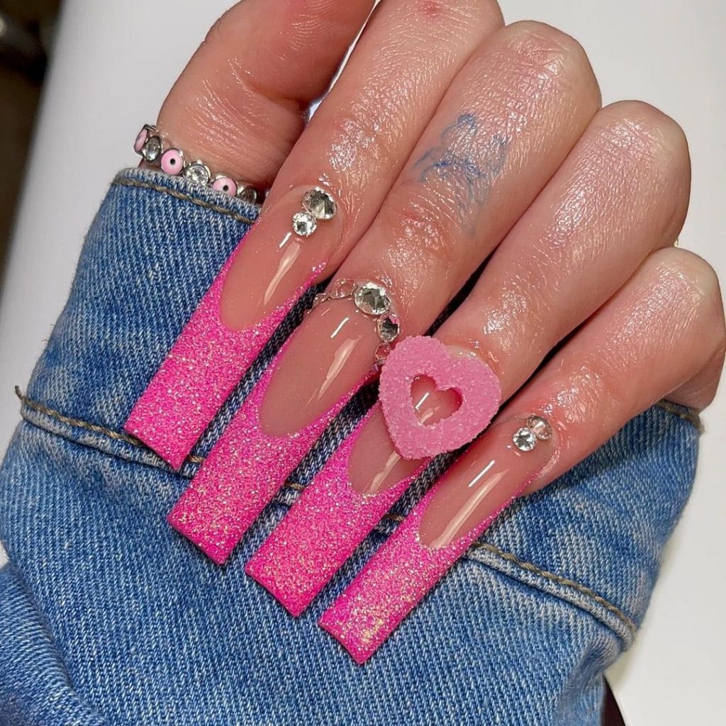 The patterns on the pink bands make this design creative and unique for Valentine’s Day
