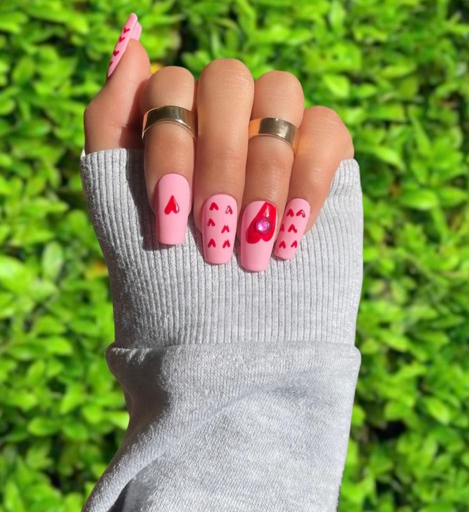 The pink and red love patterns give you the best nail design for love occasions