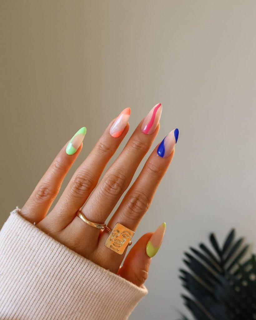These Abstract Neon Nail Colors for Christmas