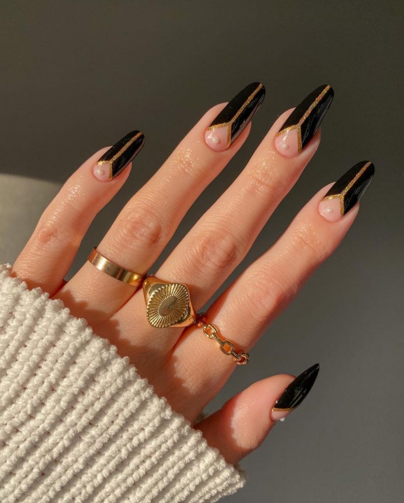 These Black and Gold Nails are perfect for your NYE mani