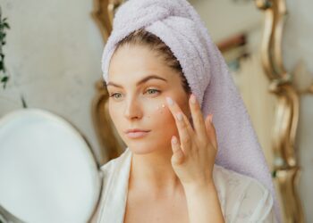 Tips for Dry Skin Care in Winter from Experts 