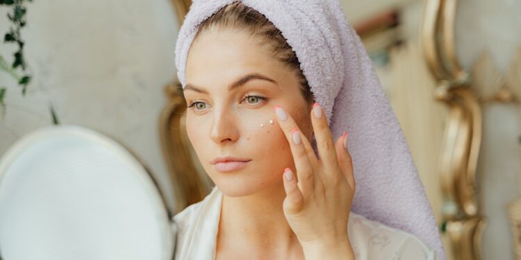 Tips for Dry Skin Care in Winter from Experts 