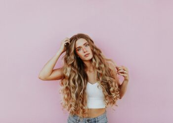 8 Dyed Hair Colors Brighten Up the Face 