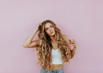 8 Dyed Hair Colors Brighten Up the Face 