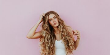 8 Dyed Hair Colors Brighten Up the Face 