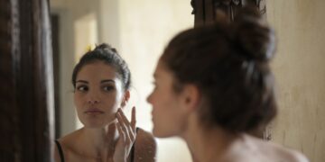 6 Bad Habits that Make You Age Quickly