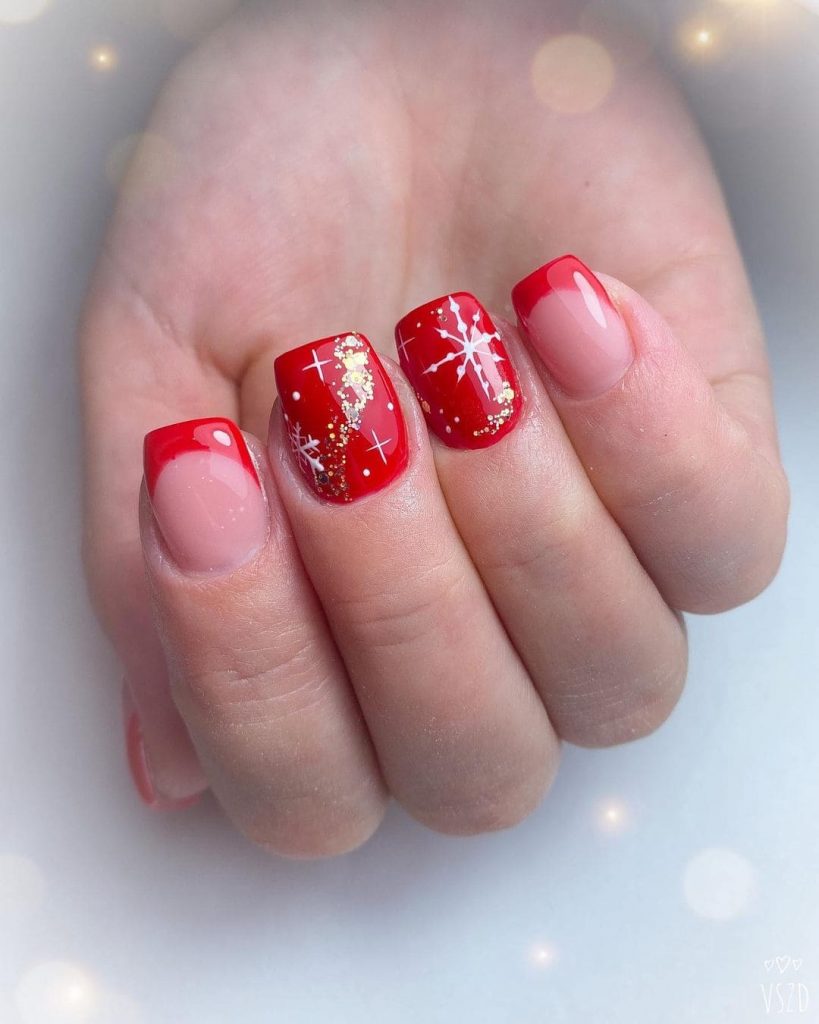 This simple-elegant Christmas nail art