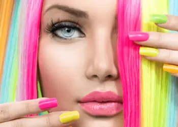 5 Creative Acrylic Nail Ideas That Will Glow You Up