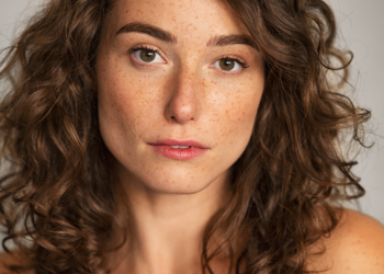 Eyebrow Threading Vs Waxing : Guide To A Better Option